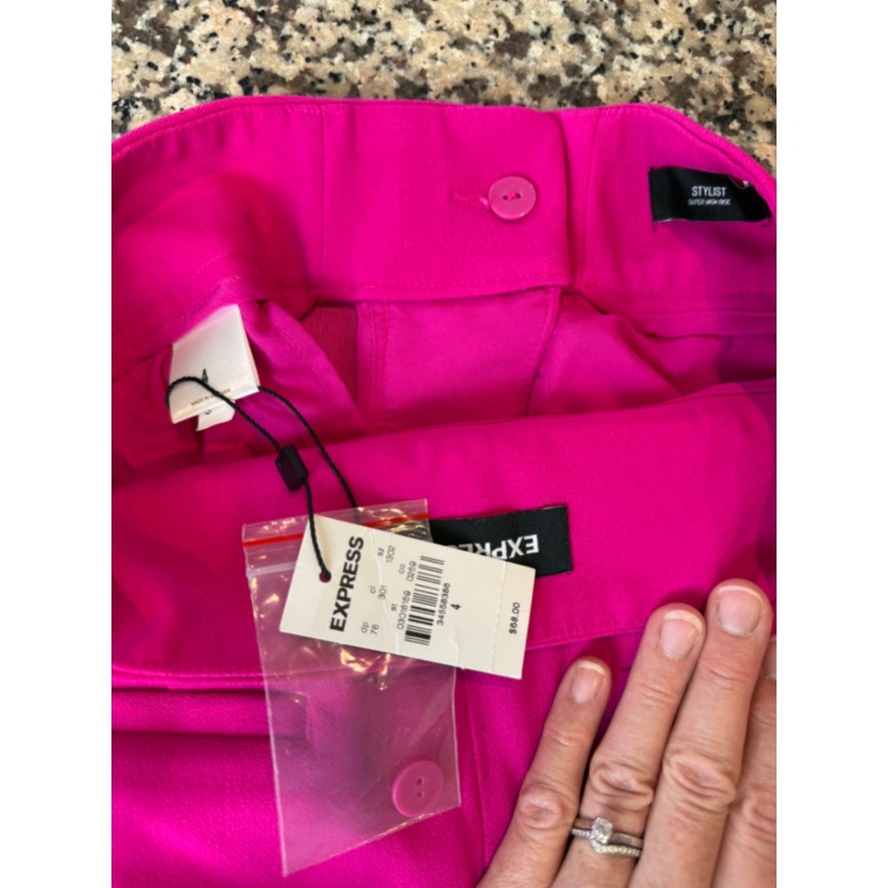 Express Stylist Super High Rise Pleated Dress Shorts Hot Pink Magenta Size 4 NWT - Picture 8 of 10